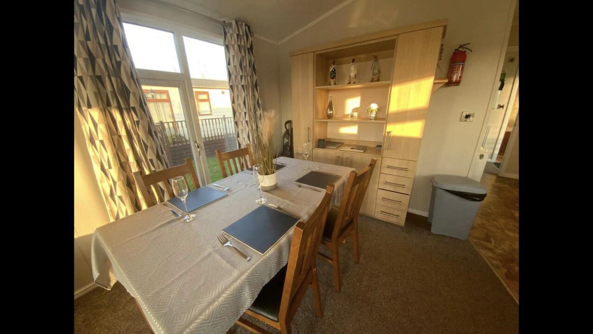 Bumblebee Lodge Tydd St. Giles Buitenkant foto