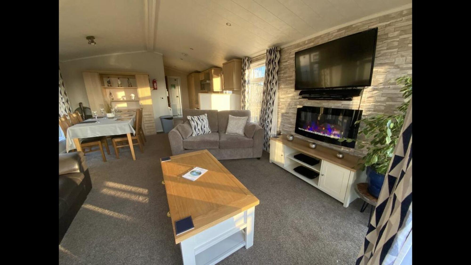 Bumblebee Lodge Tydd St. Giles Buitenkant foto