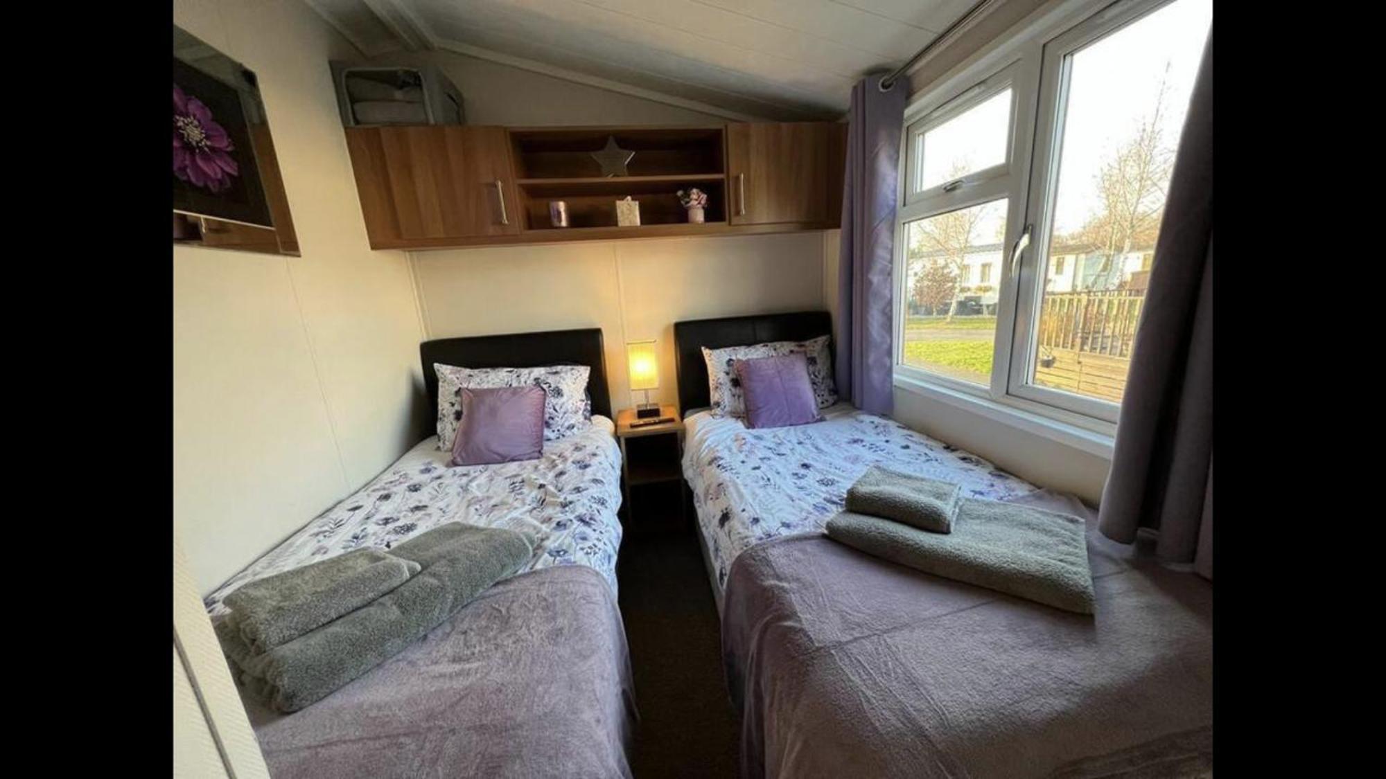 Bumblebee Lodge Tydd St. Giles Buitenkant foto